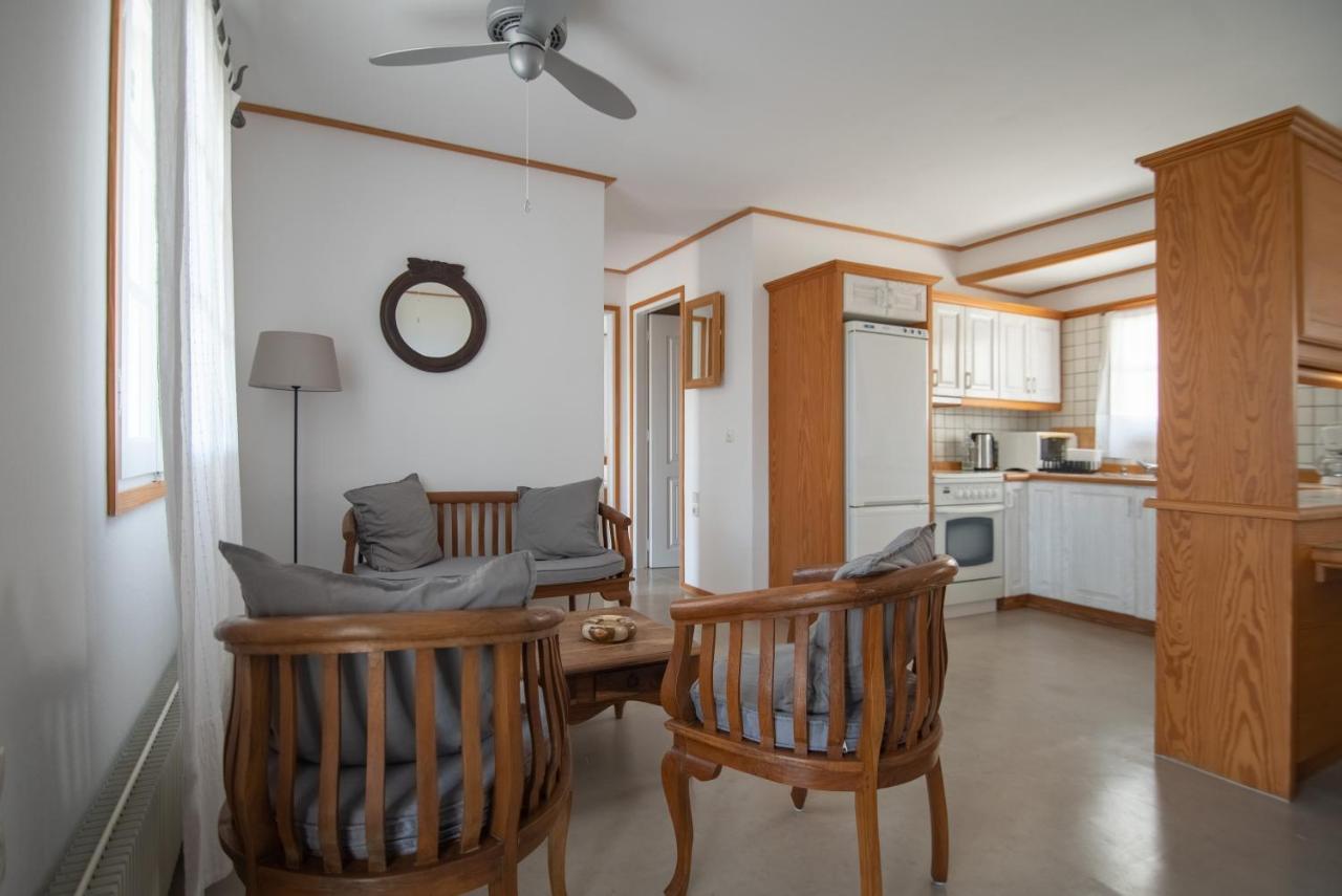 Lotos Beach Home Kini Eksteriør billede